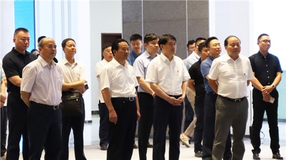 長(zhǎng)沙市委常委、市委組織部部長(zhǎng)張宏益一行調(diào)研國(guó)家網(wǎng)絡(luò)安全產(chǎn)業(yè)園區(qū)（長(zhǎng)沙），并參觀我司布展的園區(qū)展示推廣中心項(xiàng)目